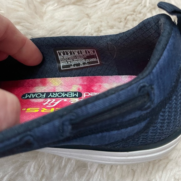 Skechers Classic Fit Air-Cooled Memory Foam Blue Laceless Sneakers Size 6 - Picture 8 of 9